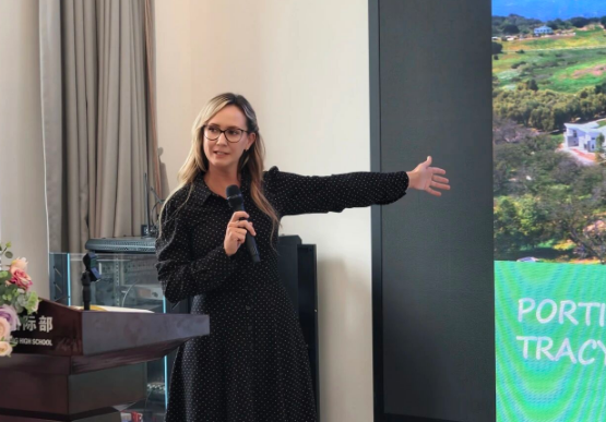 美国加州贾斯汀锡耶纳高中、蒙哥马利主教高中、梅特德伊天主教高中及贝森山中学的教育代表来访梁丰中学国际部